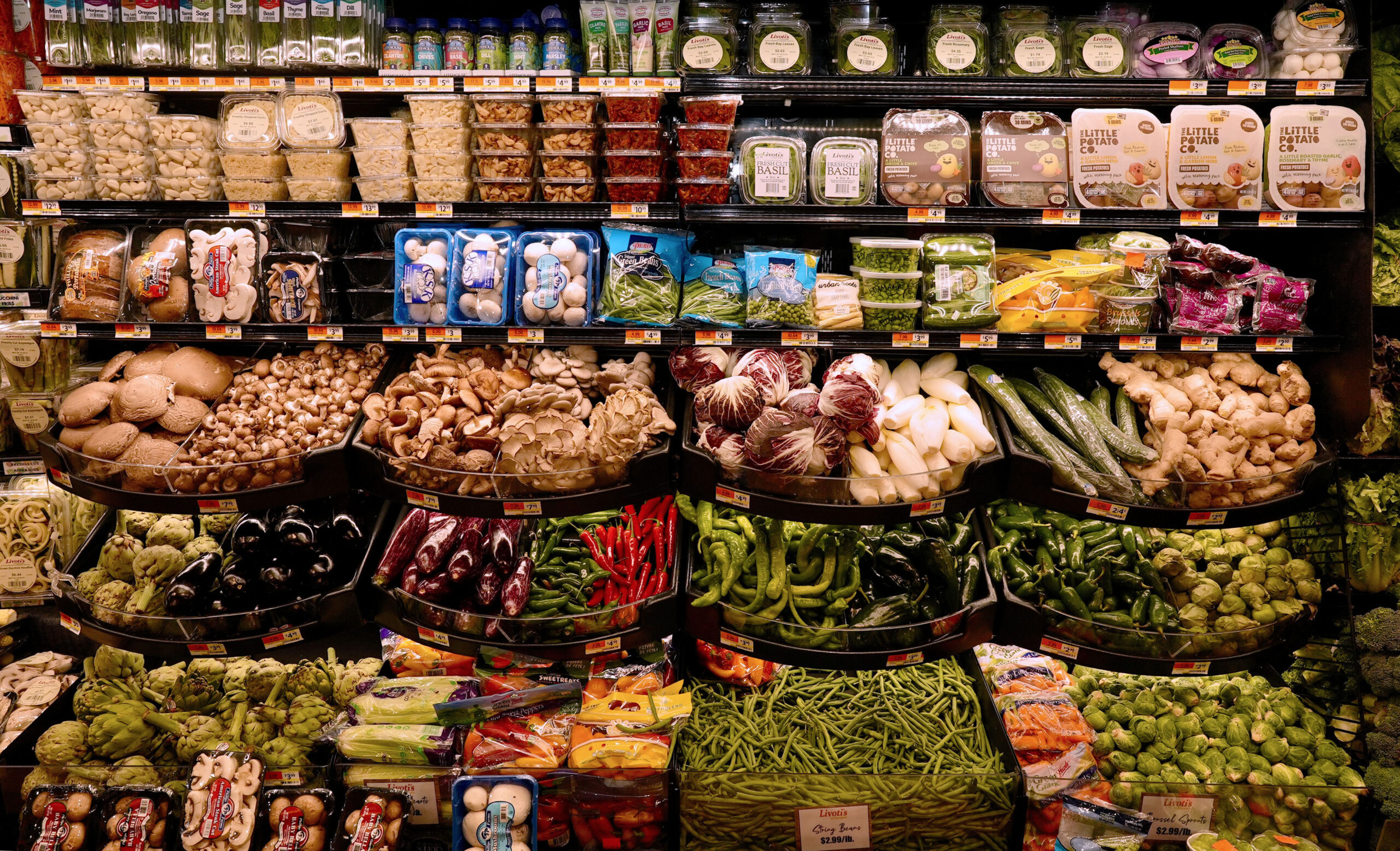 Farm fresh produce and vegetables at Livoti's Old World Market in NJ